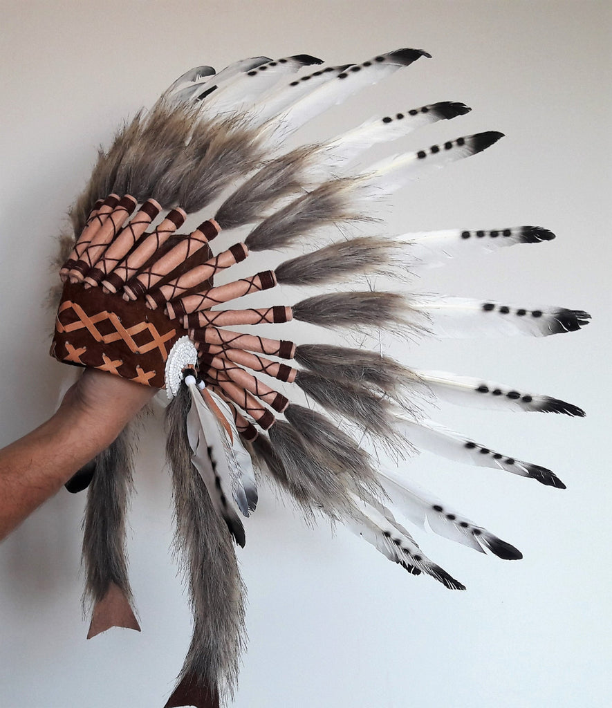 PRICE REDUCED - K20-  For 0 to 9 months  Baby / Newborn : Black and White Headdress for the little ones !
