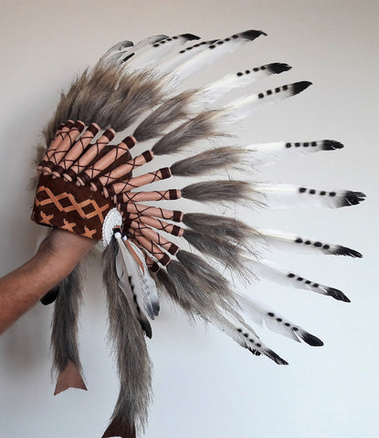 PRICE REDUCED - K20-  For 0 to 9 months  Baby / Newborn : Black and White Headdress for the little ones !