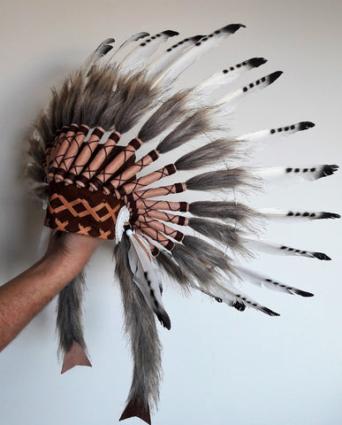 PRICE REDUCED - K20-  For 0 to 9 months  Baby / Newborn : Black and White Headdress for the little ones !