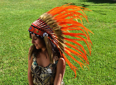 S15- Coucher de soleil / Coiffe en plumes orange