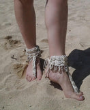 N412- Sandalias tobillera con conchas