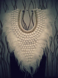 Collier Full White Papua Native Warrior avec coquillages blancs
