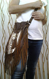 N48G- Bolso grande de cuero indio antiguo marrón, bolso estilo nativo americano. Bolso bandolera