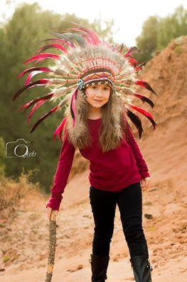 N35- From 5-8 years Kid / Child's:  Red and black rooster feather Headdress 21 inch. – 53,34 cm.