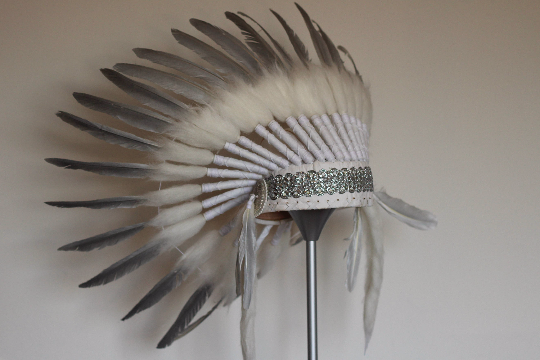 X43 - Silver Feather headdress Indian Style / warbonnet white feathers (30 inch / 75 cm)