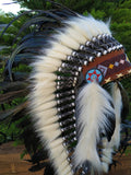 Y23-A003 - Tocado de plumas de color natural medio nativo americano indio Gorro de guerra de 36" de largo 