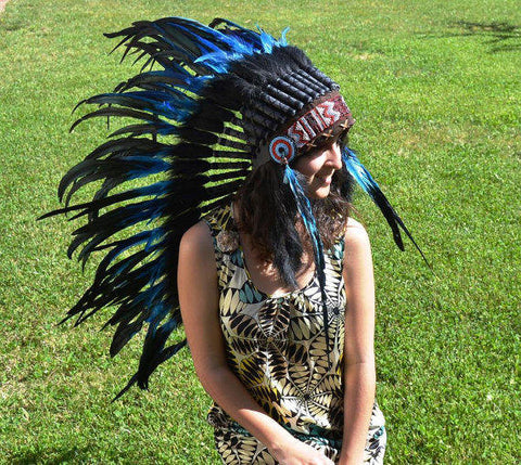 PRECIO REDUCIDO Y06 Estilo indio nativo americano, capó de guerra, tocado de plumas azul eléctrico mediano (36 pulgadas de largo).