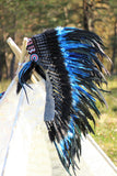 Y06 - PRIX RÉDUIT - Style amérindien, bonnet de guerre, coiffure en plumes bleues électriques moyennes (36 pouces de long)..