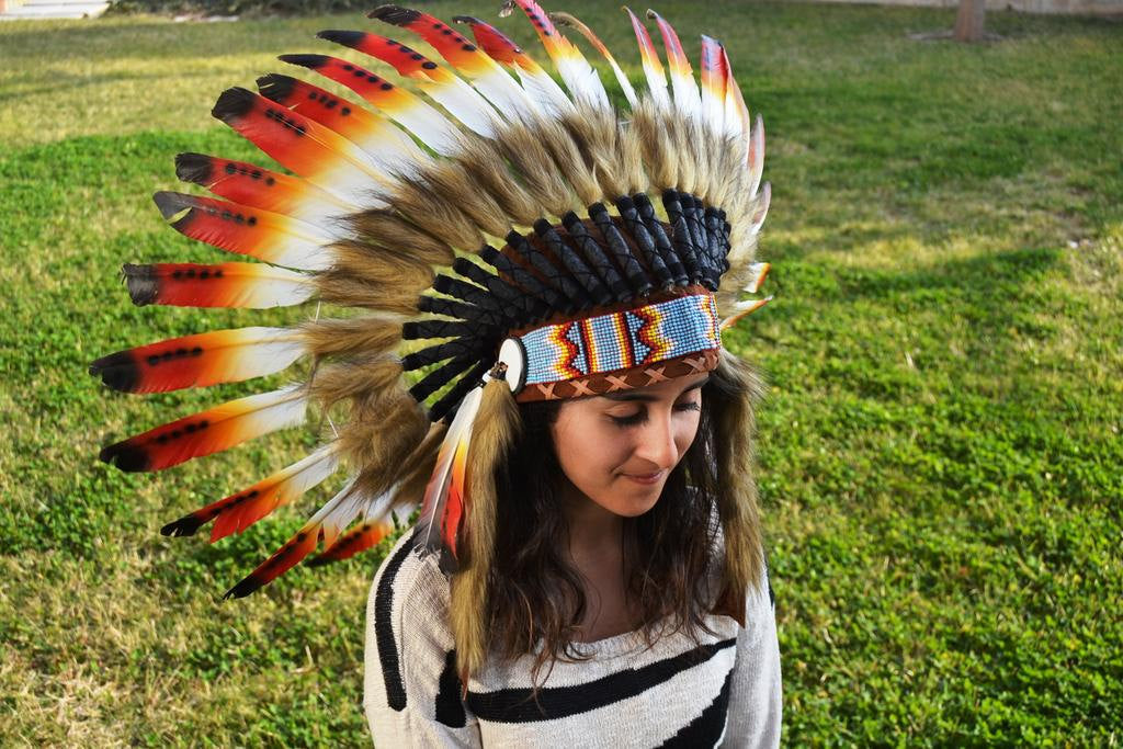 X04 – coiffure en plumes de chef trois couleurs, bonnet de guerre de Style amérindien