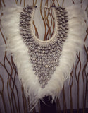 Collier Papouasie Native Warrior Plein de coquillages gris naturels