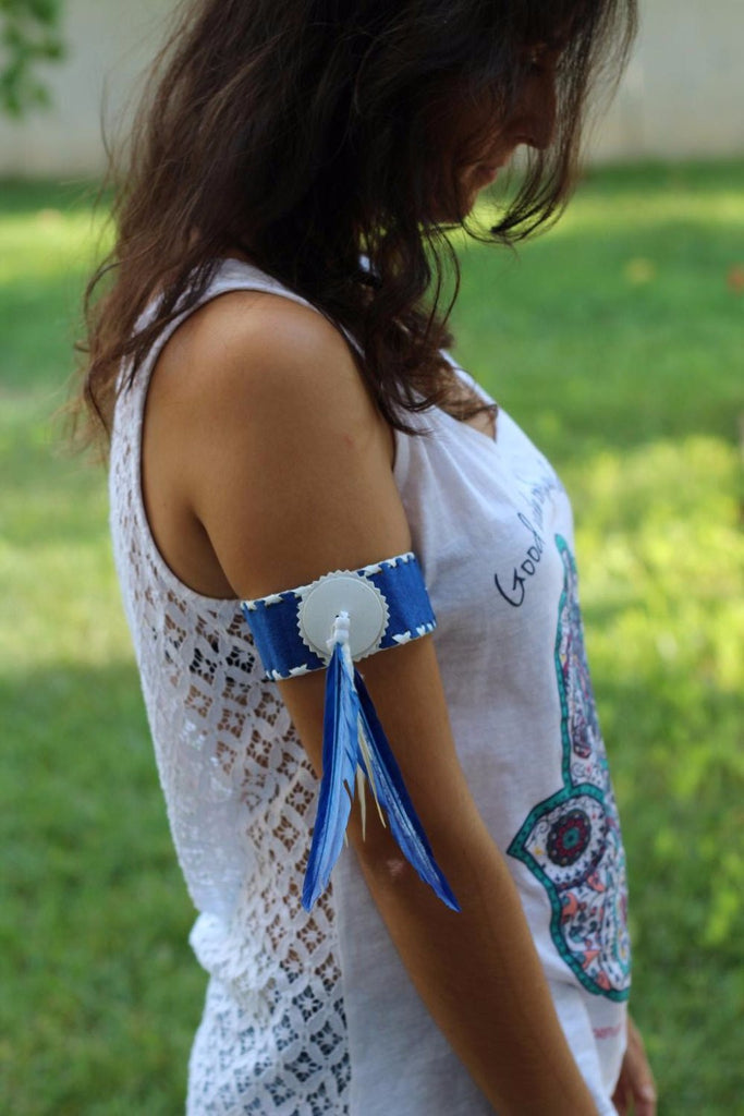 Arm Blue Band with blue feathers