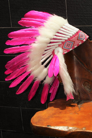 COLECCIÓN X32 FLUOR: Warbonnet rosa. Tocado de plumas estilo nativo americano