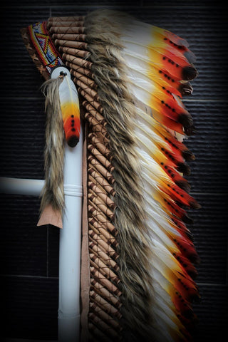 Z24 Tocado de plumas extra grande de tres colores (43 pulgadas de largo)