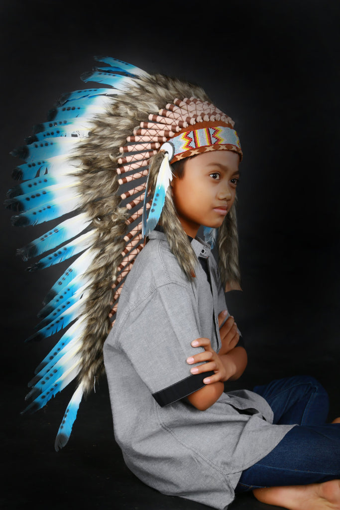 K15 De 5 à 8 ans Enfant/Enfant : Coiffe longue en plumes de cygne bleues 21 pouces. – 53,34cm.
