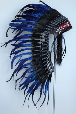 Y06 - Indio nativo americano, gorro de guerra, tocado de plumas azul eléctrico mediano (36 pulgadas de largo).